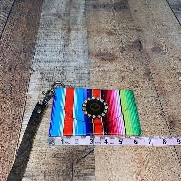 Leather serape wristlet upcycled - Picture 12 of 12